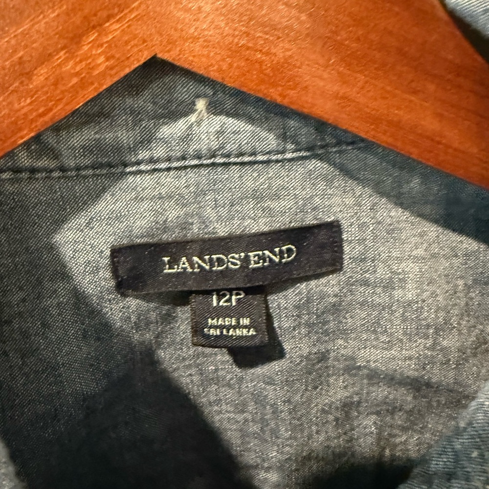 Lands' End Women’s Casual Blue Button Down Denim Shirt Size 12P - Picture 4 of 5